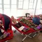 Caption : Polsek Leles ikuti giat donor darah