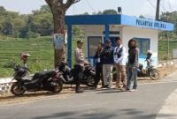 Caption : Polsek Leuwigoong ngariung kamtibmas bersama warga