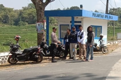 Caption : Polsek Leuwigoong ngariung kamtibmas bersama warga