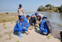 Caption : Polsek Cikelet giat penanaman pohon