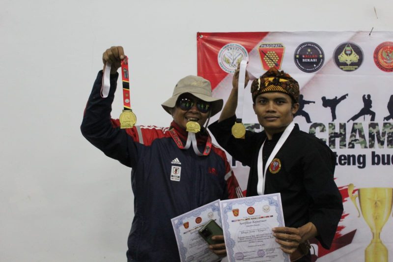 Caption : Kang Bukhori DPP Gadjah putih Mega Paksi Pusaka (GPMPP) Garut