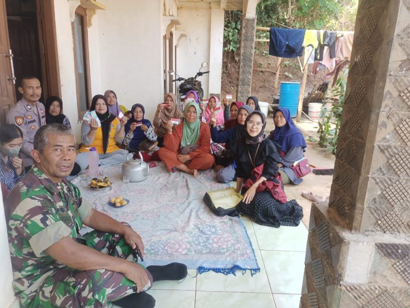 Caption : Sinergitas TNI dan Polsek Limbangan