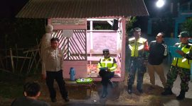 Caption : Polsek Cikajang monitoring poskamling