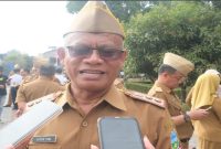 Caption : Sekda garut saat diwawancara oleh awak media