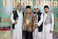 Caption : Bupati Garut bersama Syaikhuna Badruzzaman