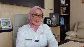 Caption : Kadisnaker Garut  Erna Sugiarti