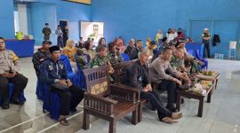 Caption : Kapolsek Karangpawitan AKP H Nurdin Jaelani, SH menghadiri persemian GOR