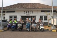 Caption : HUT Lantas Polres Garut bersama komunitas Vespa