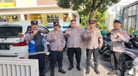 Caption: Polres Garut amankan kebaktian