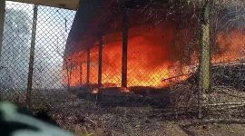 Caption : Gudang kayu di Pakemitan terbakar