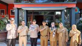 Caption : Polres Garut giat Pollice Goes to cshool