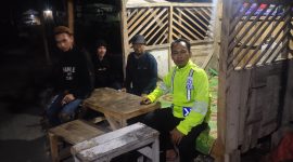 Caption : Polsek Bayongbong cek poskamling