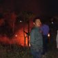 Caption : Polsek Leuwigoong Polres Garut Cek TKP Kebakaran Kebun