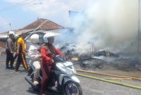 Caption : Lokasi gudang dus yang terbakar di Banyuresmi