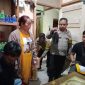 Caption : Bhabinkamtibmas Polsek Wanaraja ungkap pelaku jual miras