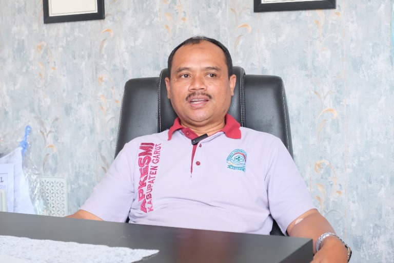 Puskesmas Banjarwangi, Kabupaten Garut, terpilih sebagai salah satu dari sembilan lokus untuk menjalankan program ILP. Kepala Puskesmas, Mahmud, menyampaikan bahwa program ini telah diuji coba sejak Juli 2022. Ia menjelaskan perubahan signifikan terutama terkait jenis pelayanan. Sebelumnya, layanan bersifat terpisah, namun dengan ILP, layanan disesuaikan dengan siklus hidup, terbagi dalam empat klaster.