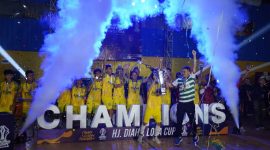 Pertandingan final antara SMKN 2 Garut vs SMAN 6 Garut, menutup rangkaian tiga hari turnamen Hj. Diah x Lola Cup Tingkat SLTA se-Kabupaten Garut Tahun 2023 yang berlangsung di Sudirman Futsal Center, Jalan Jenderal Sudirman, Kecamatan Garut Kota, Kabupaten Garut
