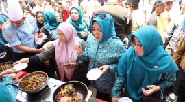 Dalam rangka Hari Pangan Sedunia, Pemerintah Kabupaten Garut menyelenggarakan Gelar Pangan Beragam, Bergizi, Seimbang, dan Aman (B2SA) Terpadu bertajuk 