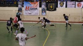 Invitasi Hoki Ruangan tingkat Pelajar dan Club U-23 se-Jawa Barat, yang berlangsung di SOR R.A.A Adiwijaya, Kecamatan Tarogong Kidul, Kabupaten Garut, telah memasuki hari kedua, Rabu (25/10/2023).

