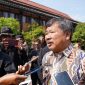 Bupati Garut, Rudy Gunawan memberikan arahan kepada 1.544 Tenaga Honorer Kategori II (THK-II) dalam apel pagi di Lapang Sekretariat Daerah Garut, Jalan Pembangunan, Kecamatan Tarogong Kidul, Kabupaten Garut, Kamis (26/10/2023).

