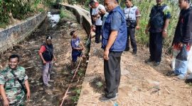 Camat Cilawu, Anas Aolia Malik, melaporkan terjadinya longsor di Kampung Kandang Uncal, Desa Ngamplang, Kecamatan Cilawu, Kabupaten Garut, pada Kamis malam (26/10/2023). 