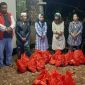 Caption : Ketua DPC PDI Perjuangan Garut Yudha Puja Turnawan tengok korban kebakaran di Kec Kadungora