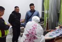 Caption : Korban keracunan sate jebred yang sedang di rawat