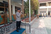 Kapolres Garut AKBP Rohman Yonky Dilatha, S.I.K, M.Si, menginstruksikan seluruh personil Polres Garut beserta Polsek jajaran untuk melaksanakan program Polres Garut Police Goes To School. Selasa (10/10/2023).                      