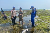 Satpolairud Polres Garut mendapatkan laporan dari masyarakat terkait adanya seorang nelayan yang diduga tenggelam saat melakukan pekerjaannya.
