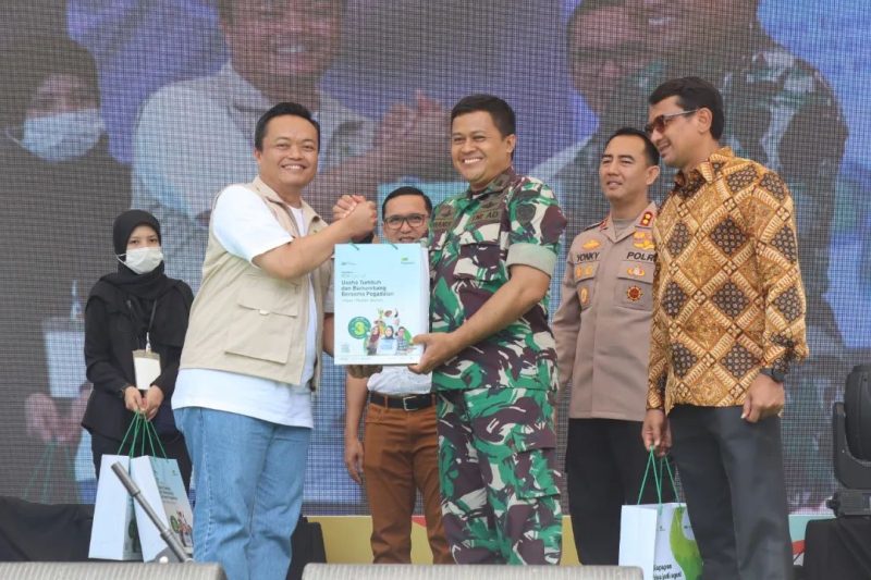 Bertempat di Lap Otista Alun-Alun Garut Jl. A Yani Kel Paminggir Kec. Garut Kota Kab. Garut. telah di laksanakan kegiatan Pesta Rakyat Pegadean 2023 dalam rangka HUT ke 78 TNI Kodim 0611/Garut Tahun 2023 Dengan Tema 
