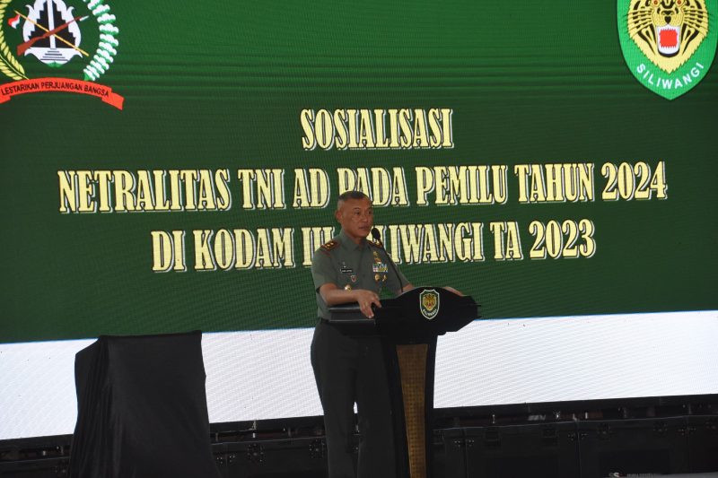 Pangdam III/Siliwangi Mayjen TNI Erwin Djatniko menghadiri acara Sosialisasi Netralitas TNI AD Pada Pemilu 2024 di Graha Tirta Jl. Lombok No. 10, Kota Bandung Selasa (10/10/2023).