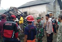 Kembali sijago merah beraksi, kini ia menghanguskan salah satu rumah warga Kampung Cinta Karya Desa Tanjungjaya Kecamatan Banjarwangi Kabupaten Garut.
