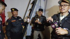 Menindaklanjuti adanya laporan dari masyarakat, Sat Samapta Polres Garut melaksanakan kegiatan Razia Miras. Sabtu (14/10/2023) Malam.
