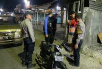 olsek Tarogong Kidul Polres Garut melaksanakan Operasi Pekat (Penyakit Masyarakat) dengan sasaran minuman keras beralkohol tanpa izin. Selasa (17/10/2023).