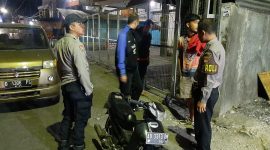 olsek Tarogong Kidul Polres Garut melaksanakan Operasi Pekat (Penyakit Masyarakat) dengan sasaran minuman keras beralkohol tanpa izin. Selasa (17/10/2023).