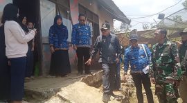 Menurut Bupati Garut,H Rudy Gunawan mengatakan, pembagian beras ini merupakan bagian dari upaya penanggulangan kemiskinan ekstrim di wilayah Selatan. Distribusi beras ini dilakukan door to door secara langsung kepada masyarakat. Selasa (17/10/2023).