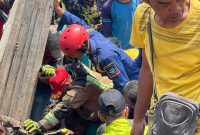 Dinas Pemadam Kebakaran (Disdamkar) Kab. Garut mendapatkan informasi dari seorang warga yakni Bu Rita, pelapor menjelaskan bahwa ada seorang dari warga nya yang tertimpa kirmir tepatnya di Kp Gudang, Ds Sukarame, Kec Bayongbong, Kab Garut, Jawa Barat sekitar pukul 09.20 WIB. Setelah mendapatkan informasi tersebut Disdamkar meluncurkan 1 unit rescue beserta 5 orang anggota. Sabtu (21/10/2023).