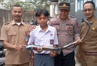 Dalam rangka pemeliharaan kamtibmas dan menciptakan situasi keamanan dan ketertiban masyarakat yang kondusif. Polsek Singajaya Polres Garut melaksanakan operasi penertiban knalpot bising di Wilayah hukum Polres Garut. Senin (23/10/2023).