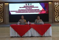 Pada kegiatan penelitian intoleransi dan radikalisme di Polres Garut, Kombes Pol Ade Djadja Subagdja, S.I.K, bertindak selaku Kepala Tim (Katim) yang didampingi oleh tim peneliti dari Puslitbang Polri. Selasa (24/10/2023).
