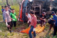 Pada hari Selasa tanggal 24 Oktober 2023 sekitar pukul 14.30 WIB, kendaraan jenis truk bermuatan Ready Mix (semen cor) dengan nomor Polisi B 9272 FIJ yang dikendarai oleh Ruhiyat sedang melintas di Jl. Raya Miramare, menurut keterangan saksi truk mengalami rem blong sehingga kendaraan tersebut terperosok ke jurang.
