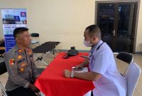 Bertempat di Aula Mumun Surachman Polres Garut Jl.Jendral Sudirman no. 204 Kecamatan Karangpawitan Kabupaten Garut. Polres Garut berkolaborasi dengan Klinik Utama Jantung Hasna Medika Garut melaksanakan kegiatan penyuluhan skrining jantung, hipertensi, dan diabetes militus bagi personil Polri Polres Garut dan ASN Polres Garut. Rabu (25/10/2023).
