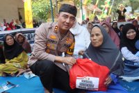 Kapolres Garut AKBP Rohman Yonky Dilatha, S.I.K, M.Si, menghadiri kegiatan pengajian rutin bulanan yang diselenggarakan oleh Komunitas Adat Kampung Pulo Cangkuang di Kampung Adat Pulo Cangkuang Kec.Leles Kabupaten Garut. Rabu (25/10/2023).