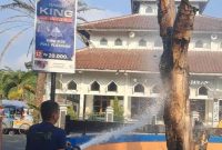 Dinas Pemadam Kebakaran (DISDAMKAR) Kabupaten Garut kembali melaksanakan penanganan kebakaran, mendapatkan laporan adanya kebakaran di Alun- alun Bungbulang Desa Bungbulang Kecamatan Bungbulang Kabupaten Garut, Provinsi Jawa barat, kejadian ini terjadi sekitar pukul 07.50 WIB. Rabu (25/10/2023).