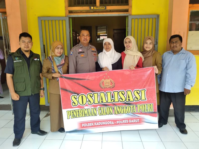 Institusi Kepolisian Negara Republik Indonesia (Polri) adalah lembaga penegak hukum nasional dan Polri mengemban tugas-tugas kepolisian negara di seluruh wilayah Indonesia. Tugas Polri yakni memelihara keamanan, kenyamanan dan ketertiban masyarakat serta menegakkan hukum juga memberikan perlindungan, pengayoman dan pelayanan kepada masyarakat.
