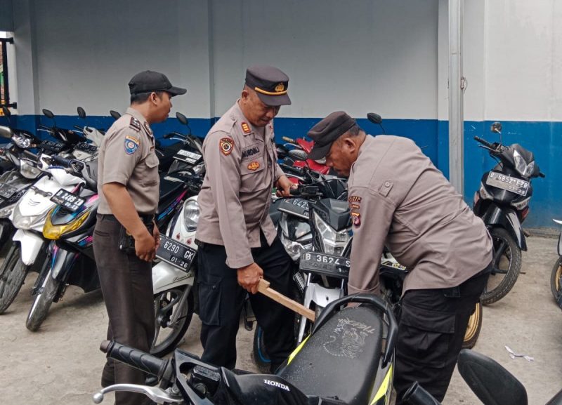 Dalam rangka pemeliharaan kamtibmas dan menciptakan situasi keamanan dan ketertiban masyarakat yang kondusif.