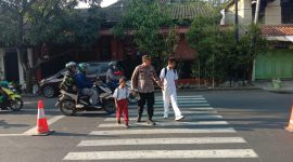 Polsek Tarogong Kaler Polres Garut melaksanakan kegiatan rutin pelayanan rawan pagi. Senin (30/10/2023).
