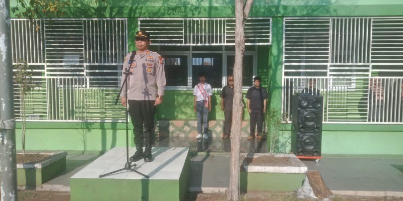 Kapolsek Garut Kota AKP Zainuri melaksanakan kunjungan kerja sekaligus berkesempatan menjadi narasumber di SMK Muhammadiyah.