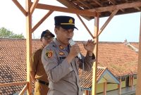 Kapolres Garut AKBP Rohman Yonky Dilatha, S.I.K, M.Si, menginstruksikan seluruh personil Polres Garut beserta Polsek jajaran untuk melaksanakan program Polres Garut Police Goes To School. Senin (30/10/2023).                            