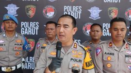 Bertempat di halaman Sat Lantas Polres Garut Jl. Jendral Sudirman no.204, Kapolres Garut AKBP Rohman Yonky Dilatha, S.I.K, M.Si, memimpin kegiatan press release terkait penindakan knalpot tidak standar/knalpot brong di depan awak media Kabupaten Garut. Selasa (31/10/2023).