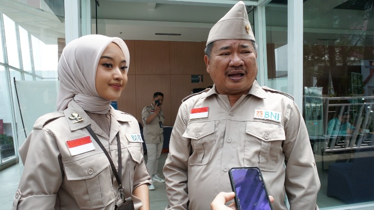 Bupati Garut, Rudy Gunawan berharap agar developer yang memiliki unit rumah lebih dari 100 unit, bisa menambahkan fasilitas umum (fasum) berupa taman bermain anak-anak, serta fasilitas lain, agar bisa memberikan kenyamanan bagi para penghuni perumahan.